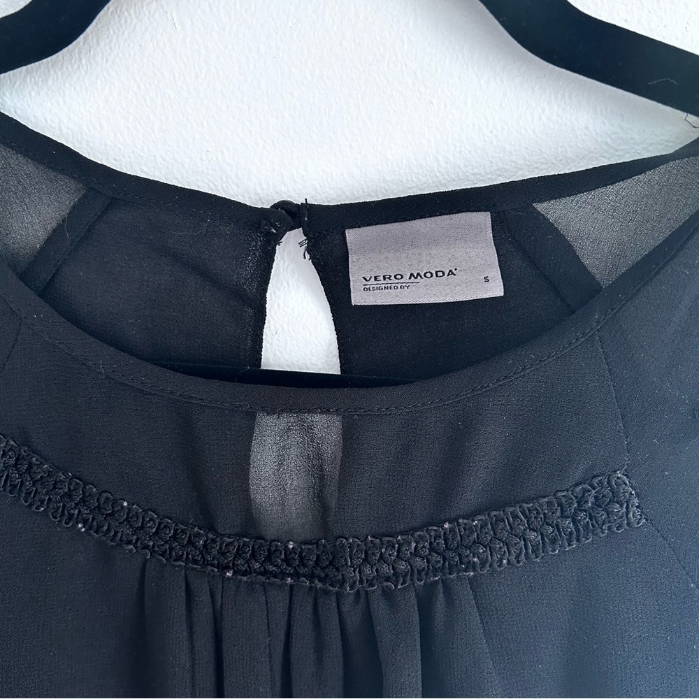 Vero Moda Embroidered Cap Sleeve Blouse Black Size Small - Picture 5 of 14